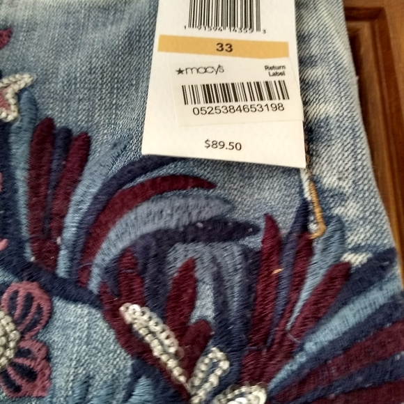 Jessica Simpson embroidered Jeans - Picture 6 of 6